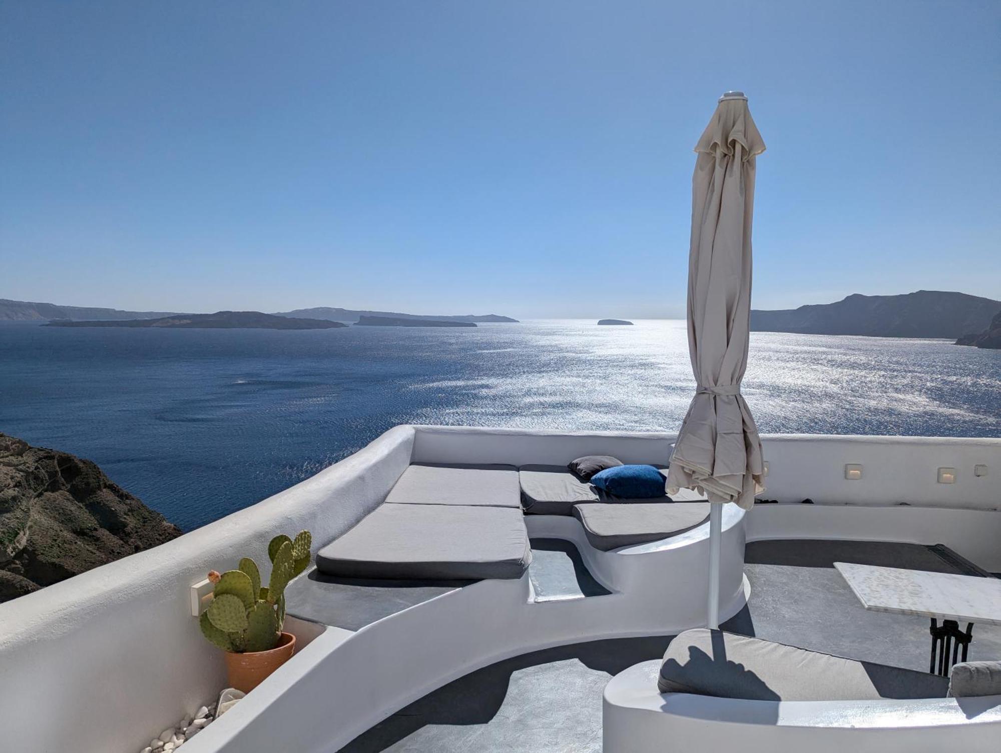 Oia'S Secret Villa Exterior photo